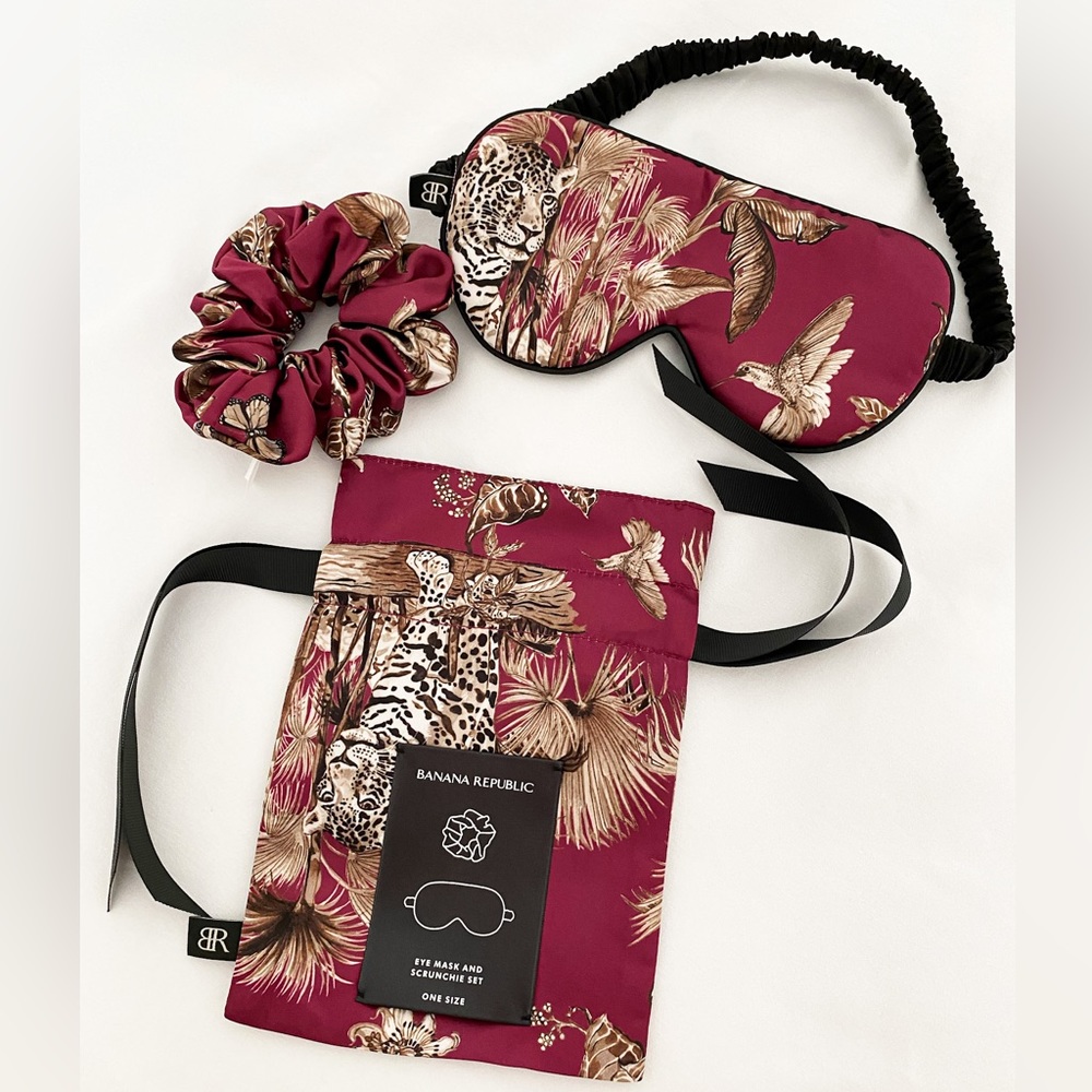 NWT Banana Republic Satin Eye Mask and Scrunchies Set